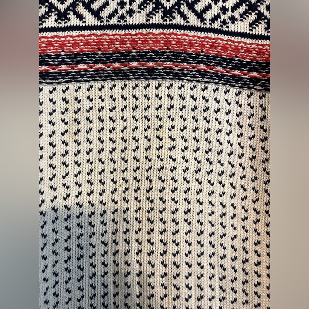 Sweater - Picture 4 of 4